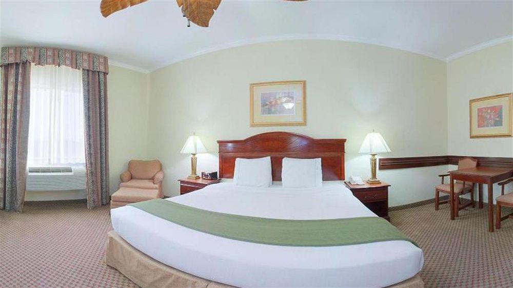 Holiday Inn Express & Suites Houston East By Ihg מראה חיצוני תמונה